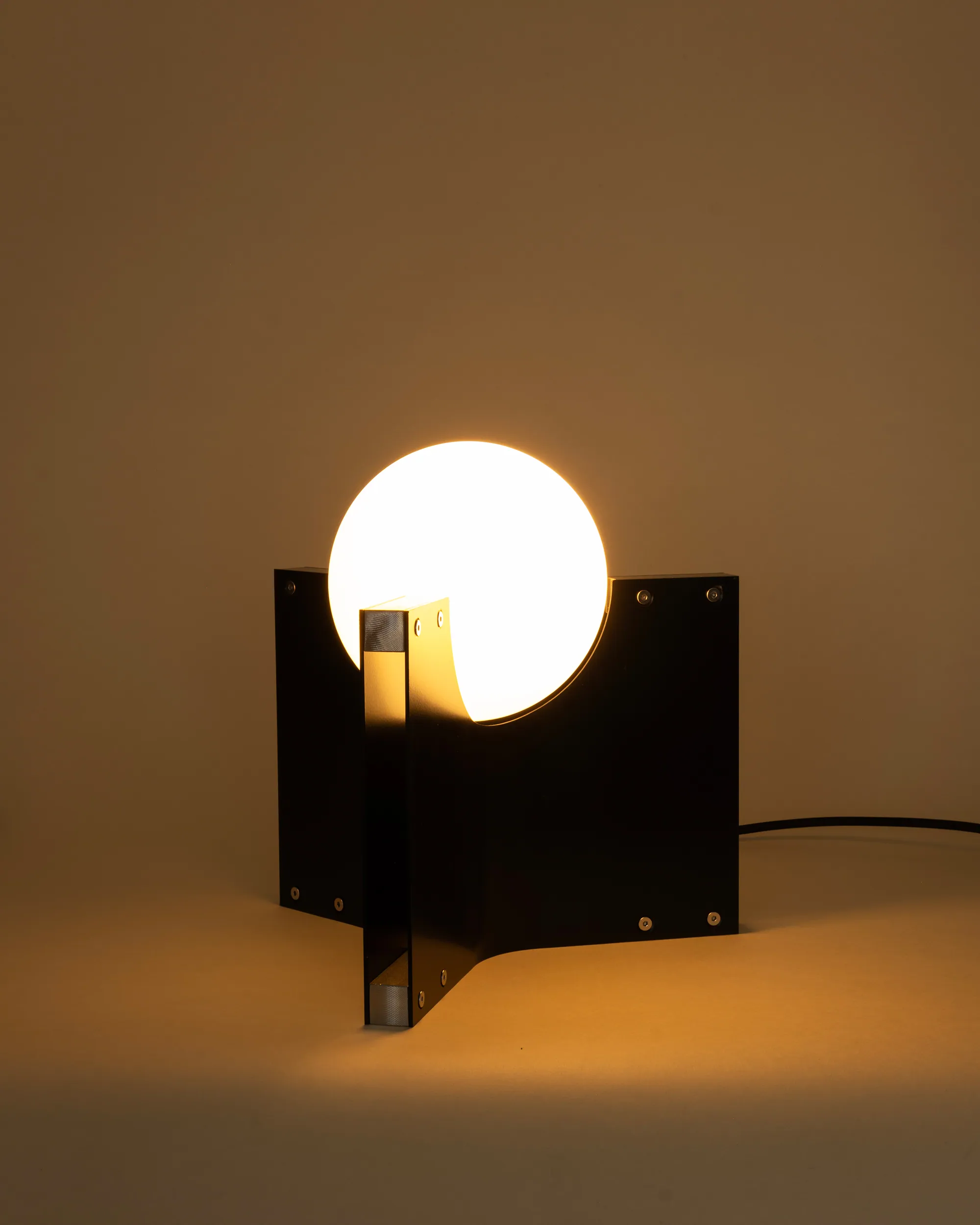 Crackdown Mini Black Opal Globe, lit