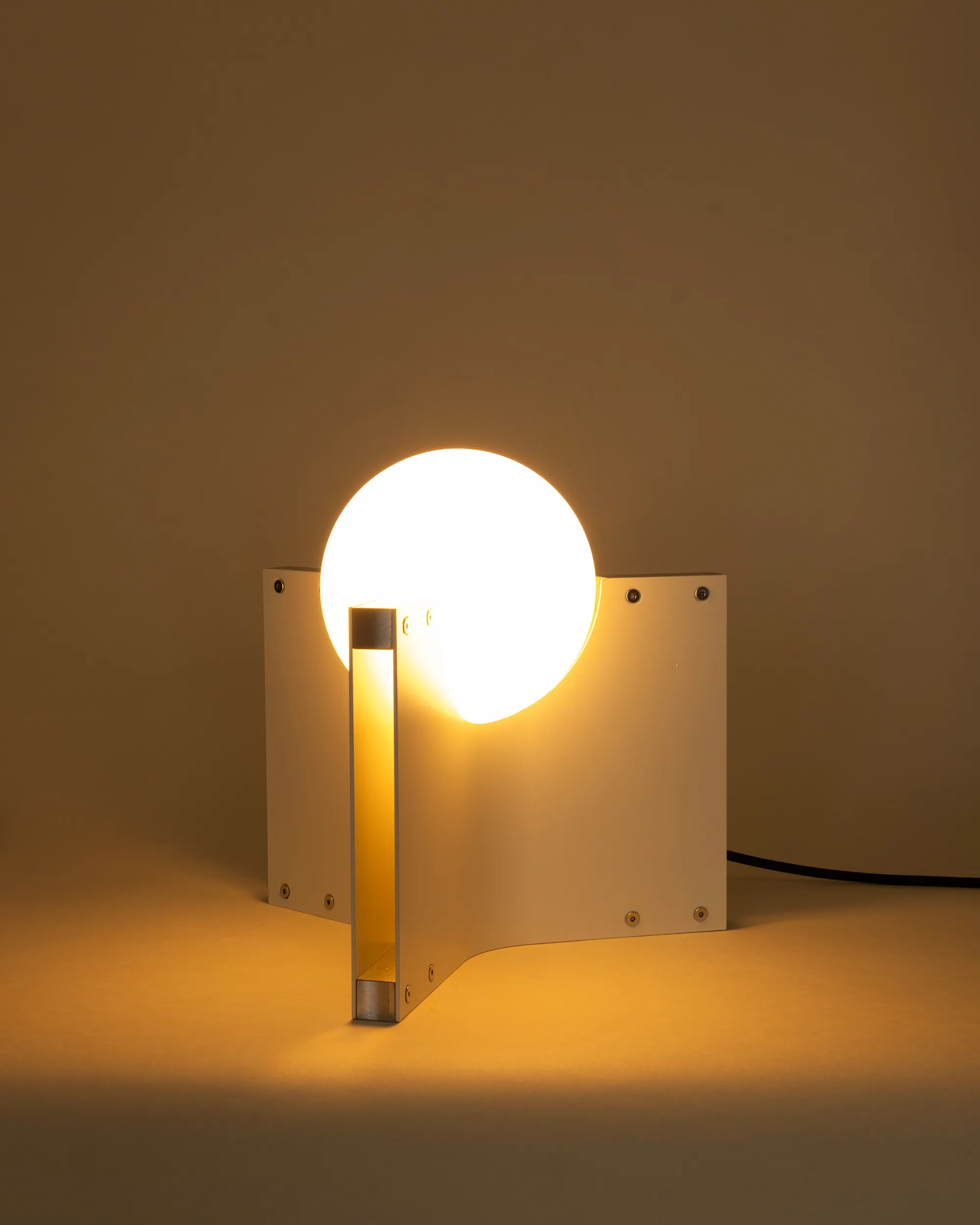 Crackdown Mini Cream Opal Globe, lit
