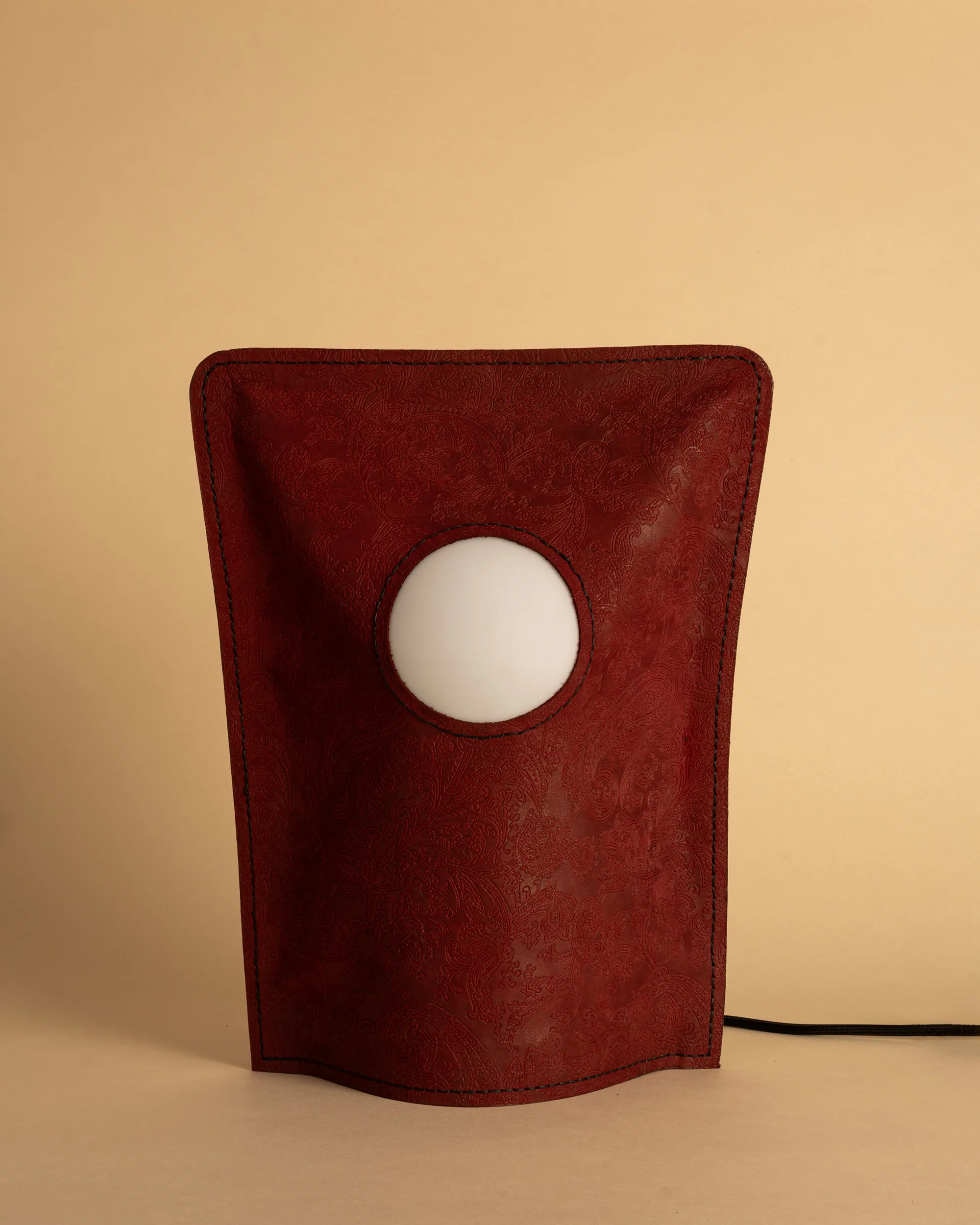 Plico, Burgundy Paisley Embossed, unlit