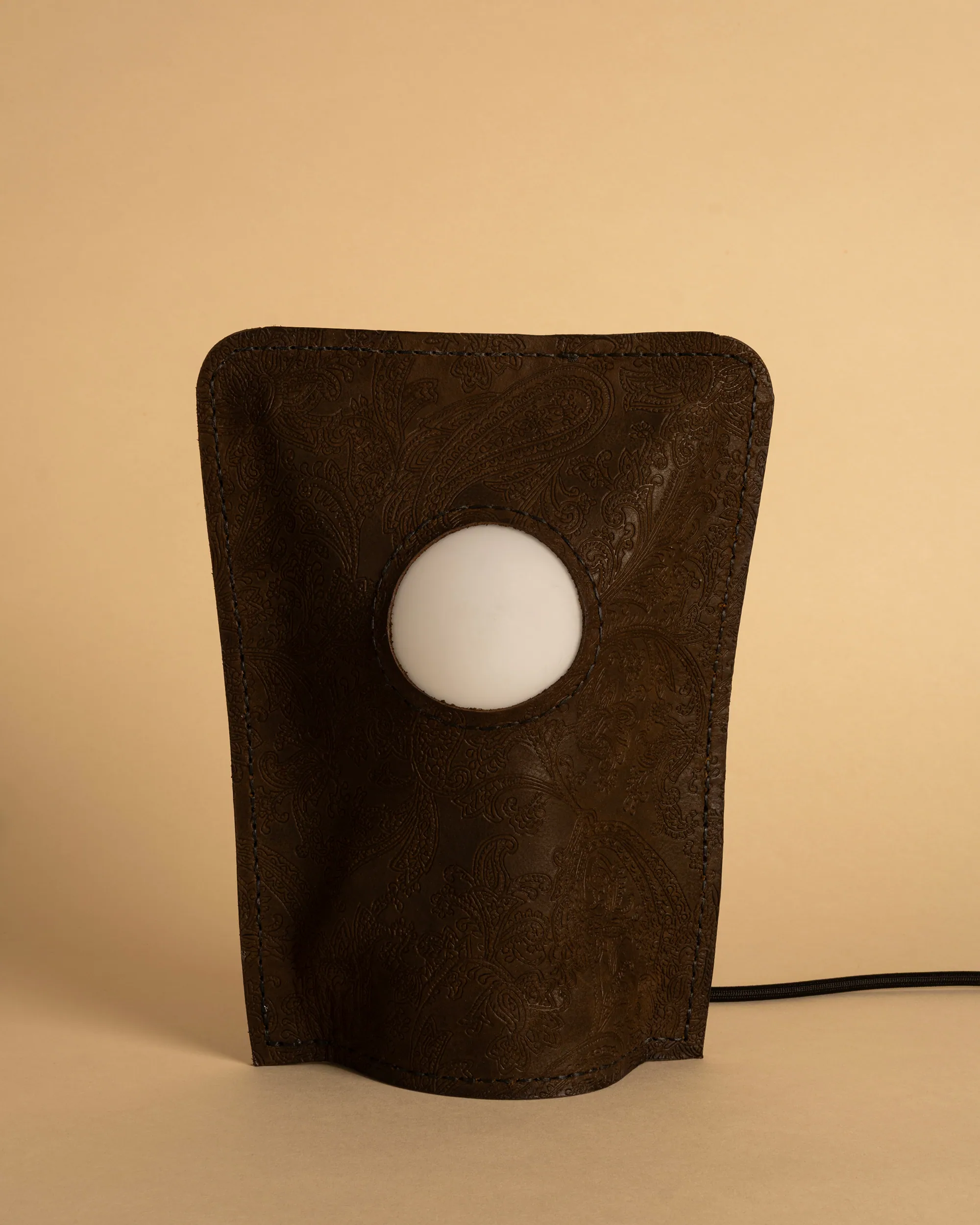 Plico Mini, Brown Paisley Embossed, unlit